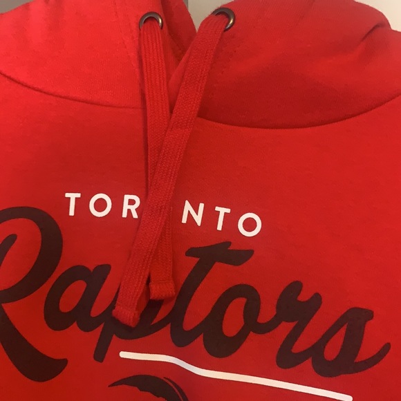 NWT Men’s Toronto Raptors Pullover Hoodie - Picture 3 of 9